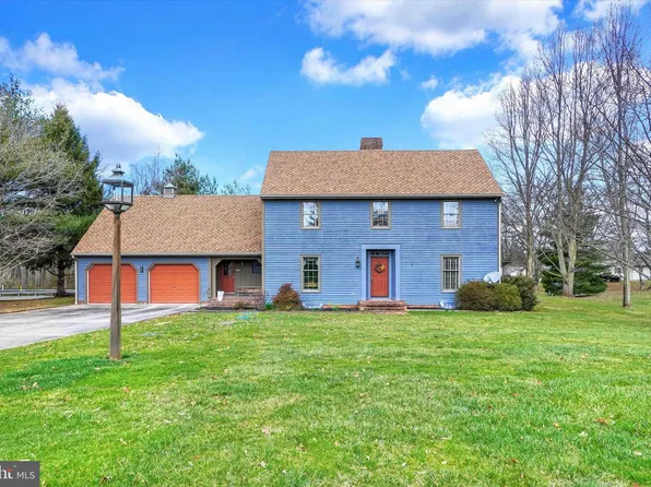 10 Pine Court Dr, Abbottstown, PA 17301