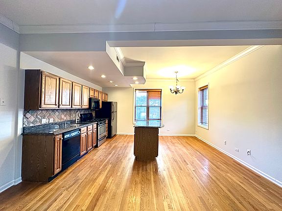 5th image of 617 W Drummond Pl APT 1CE