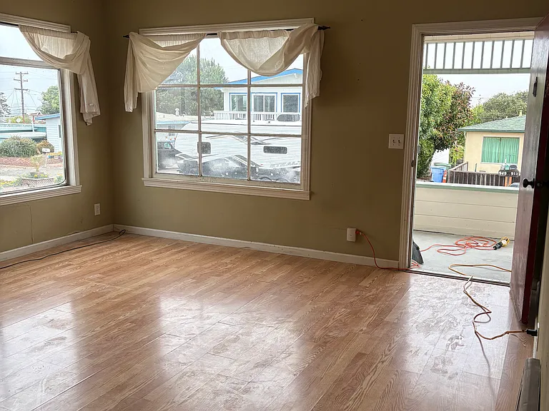 950 Mesa St — Photo 4