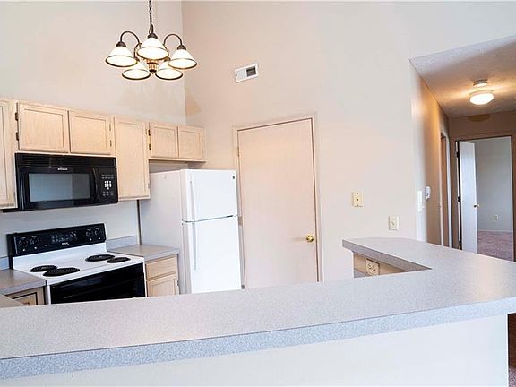 2nd image of 1432 Buckingham Gate Blvd Unit B