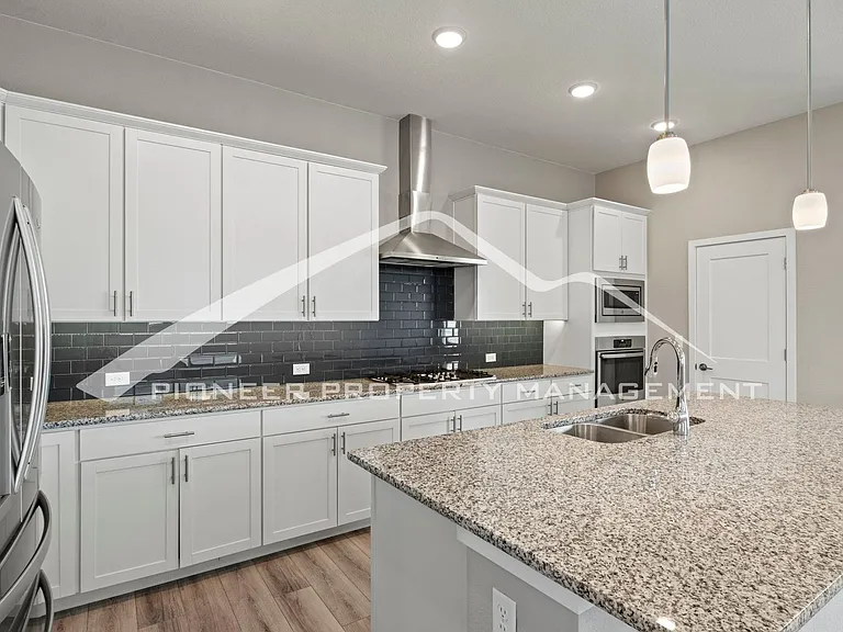 6524 Courtland Pl — Photo 7