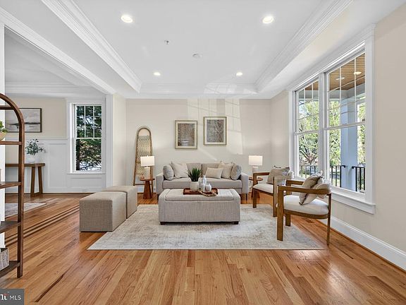 4th image of 5011 Rugby Ave