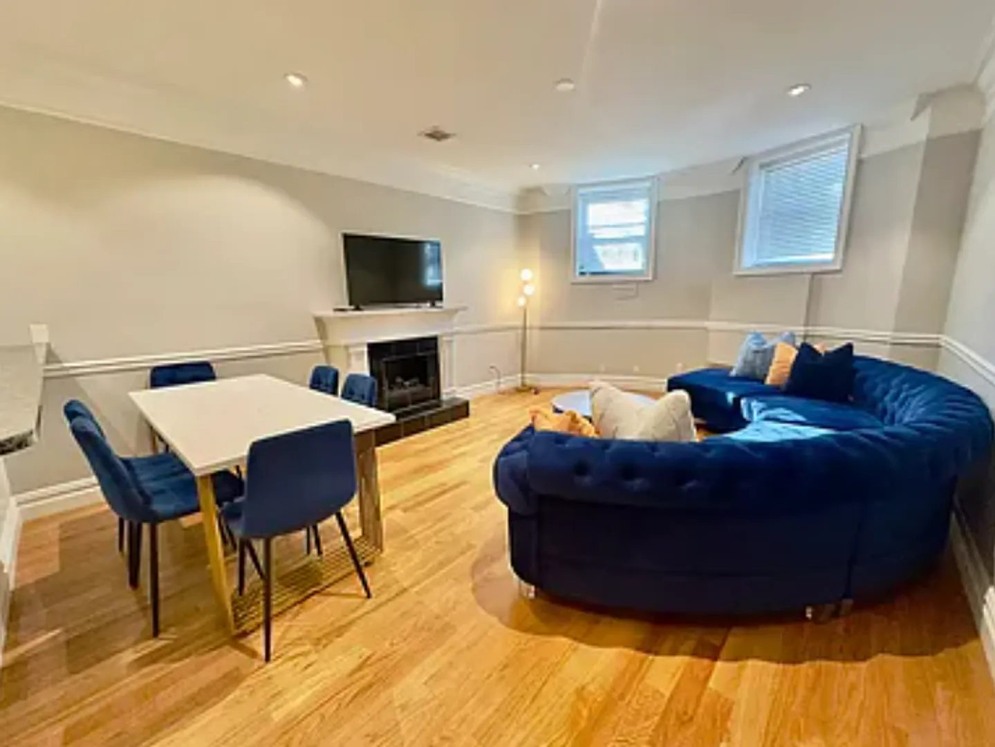 Gem in South End! Luxury, Spacious, Laundry in Unit! Quick Commute to Campuses! — Photo 3
