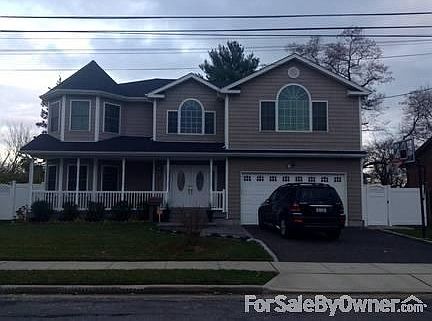 2nd image of 28 Pine St