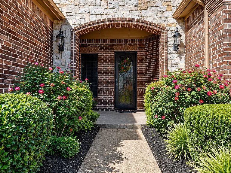 1209 Verona Way — Photo 2