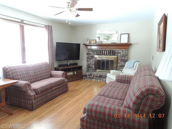 5th image of 4595 Breckenridge Dr NE