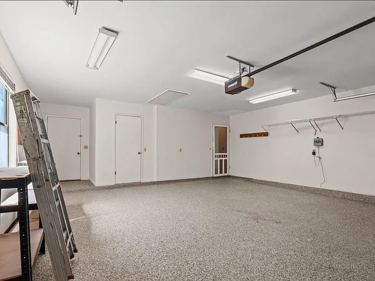 151 Marlin Cir — Photo 10
