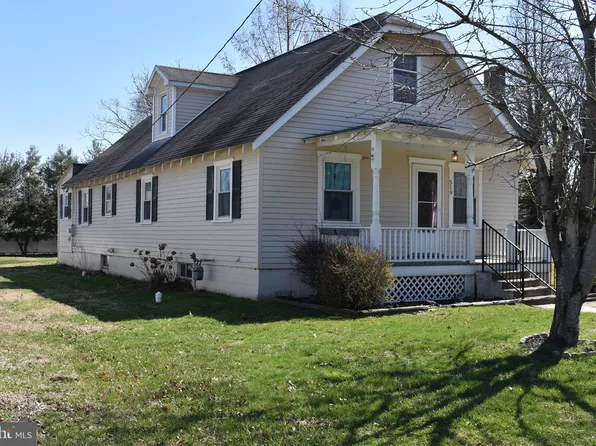 519 Clinton St, Delaware City, DE 19706