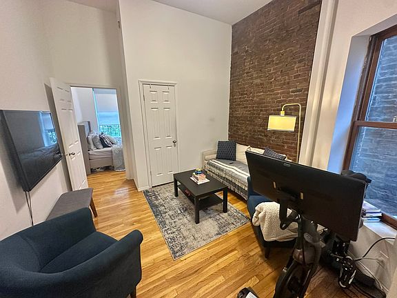 3rd image of 63 Bank St APT 5a