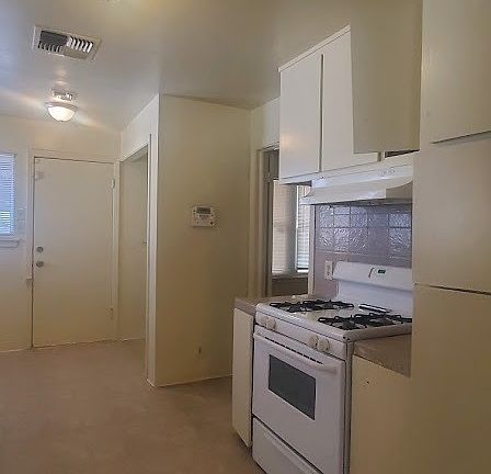 4th image of 2032 Arden Dr W