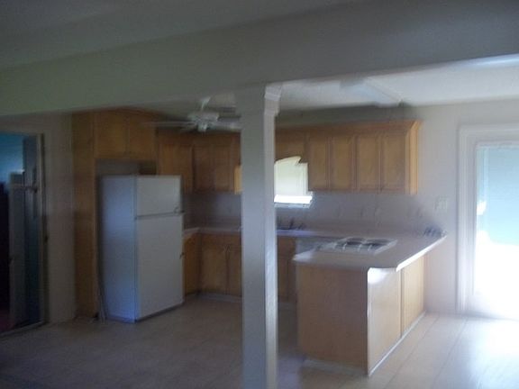 3rd image of 301 Futch Ave