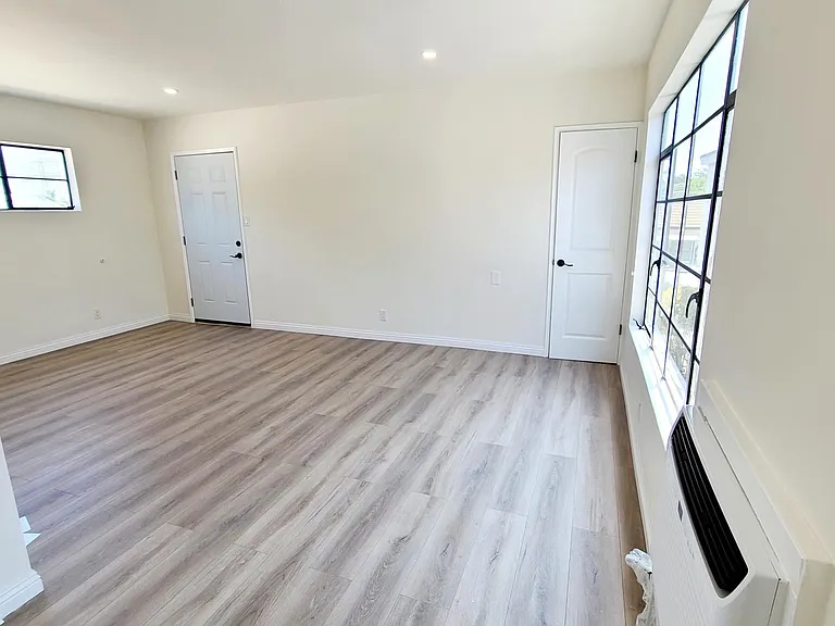 4017 W Magnolia Blvd #D — Photo 4