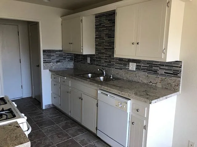 1 bed, 700 sqft, $2,000 — Photo 3