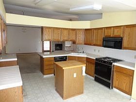 2nd image of 196 Cantebury Dr