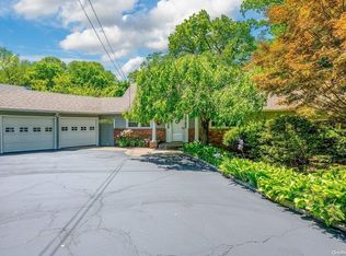 42 Kingsley Rd, Huntington, NY 11743
