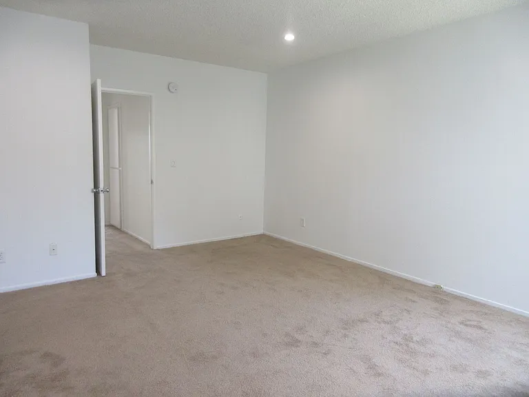 8865 Independence Ave #26 — Photo 25