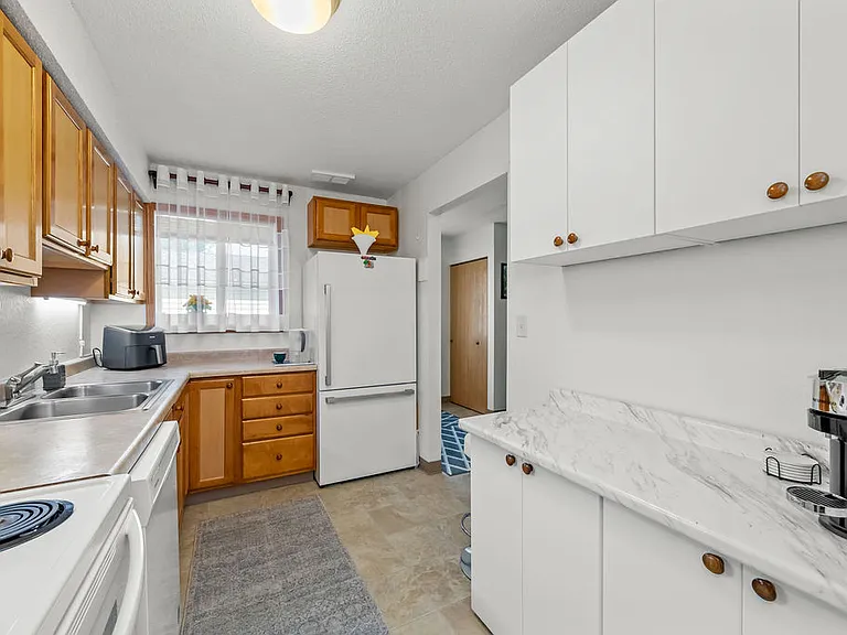 Chowen Bend Townhomes — Photo 9
