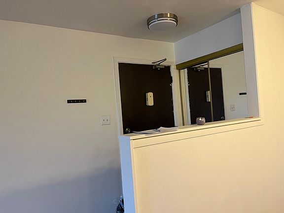 5th image of 1165 Valley Ln APT 206