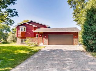 916 118th Ln NW, Coon Rapids, MN 55448