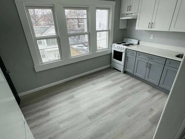 102 Vermont Ave #3 — Photo 2