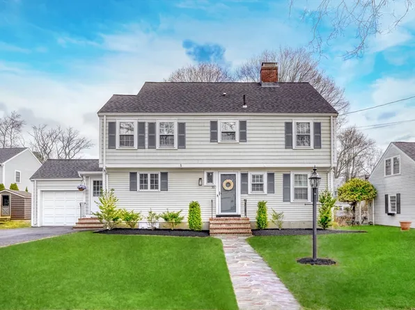 35 Woodcrest Dr, Melrose, MA 02176