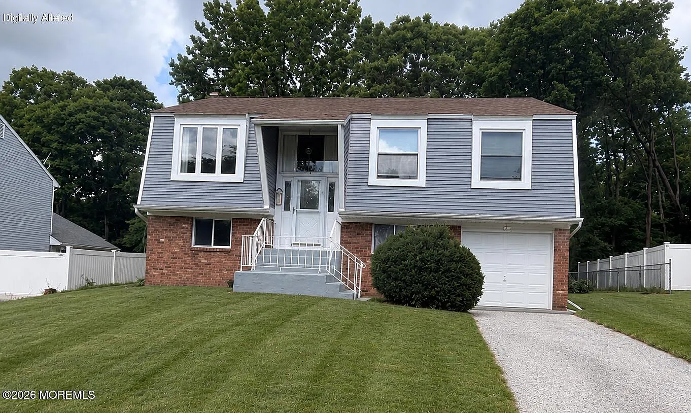 3 bed, 1.5 bath, 1908 sqft, $3,200 — Photo 1