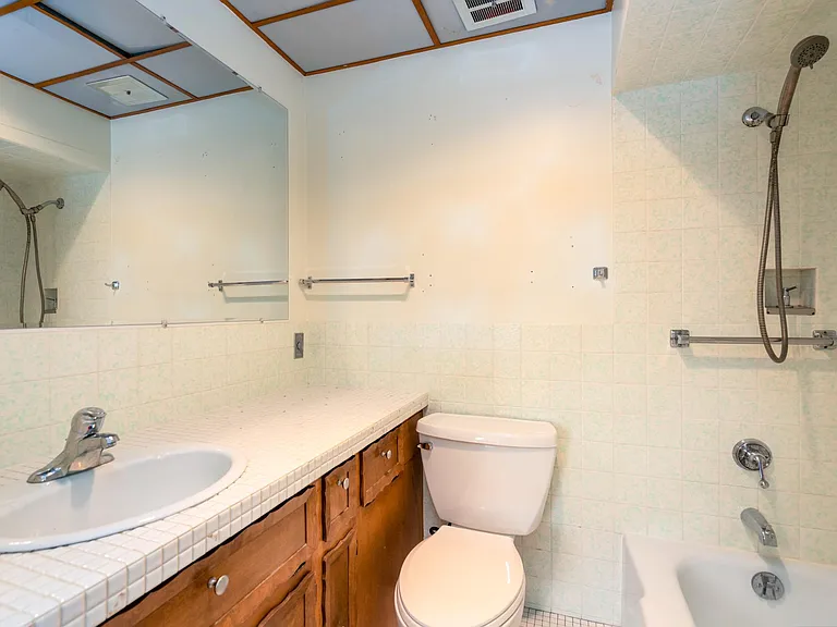 7013 Seaview Ter SW #B — Photo 11