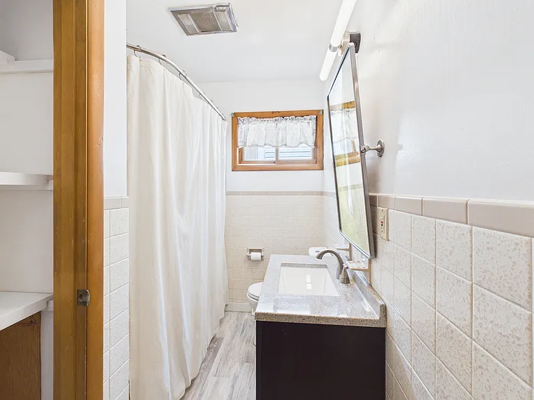 454 N Main St — Photo 16