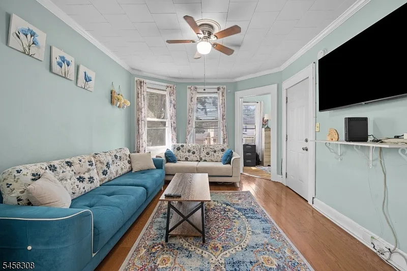 4 bed, 2.0 bath, $3,500 — Photo 4