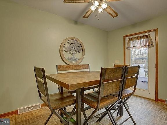 5th image of 2122 River Rd