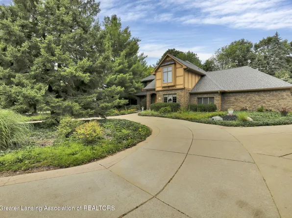 2831 River Pointe Dr, Holt, MI 48842