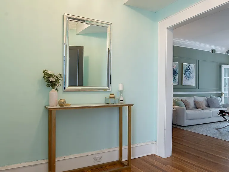 155 3rd St NE #10 — Photo 3