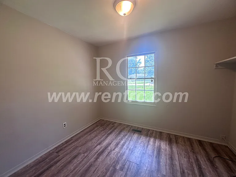 1213 Giddings St — Photo 8