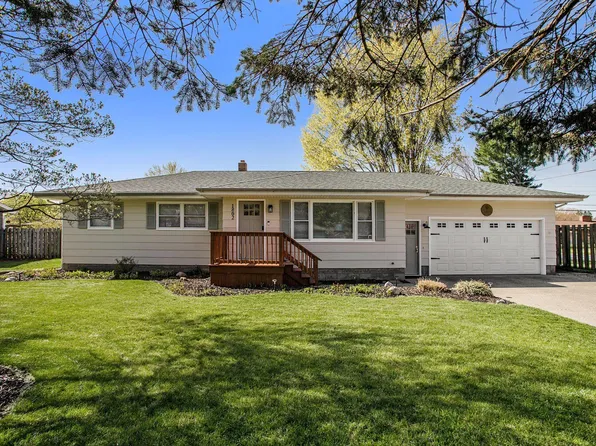1802 S Donna Dr, Stevensville, MI 49127