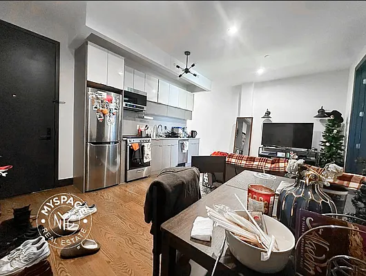 Rented by MySpaceNYC | media 7