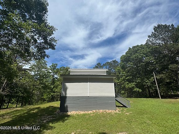 3rd image of 1108 Sherwood Dr