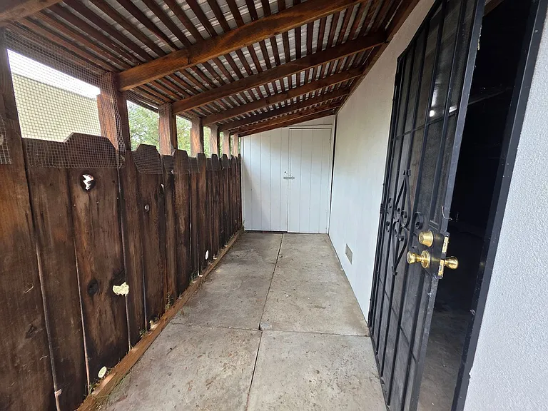 Bowen/Phelps Duplex — Photo 24
