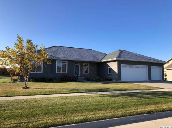 509 Bedford St, Clear Lake, IA 50428