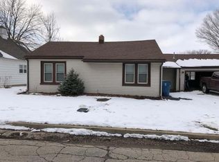 1712 Prospect Ave, Peru, IL 61354