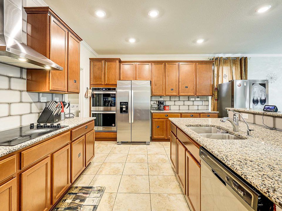 1st image of 2068 Oxbow Cir