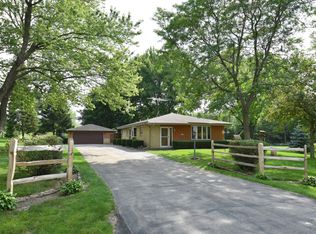 N64W28381 Hawthorne Rd, Hartland, WI 53029