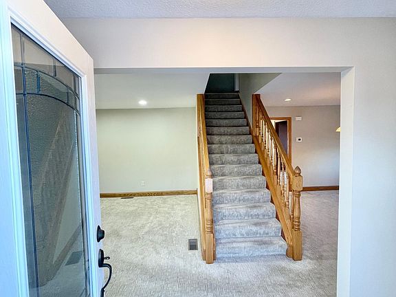 5th image of 411 Vernon Ave