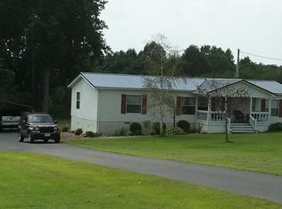 250 New Hope Rd, Hilham, TN 38568