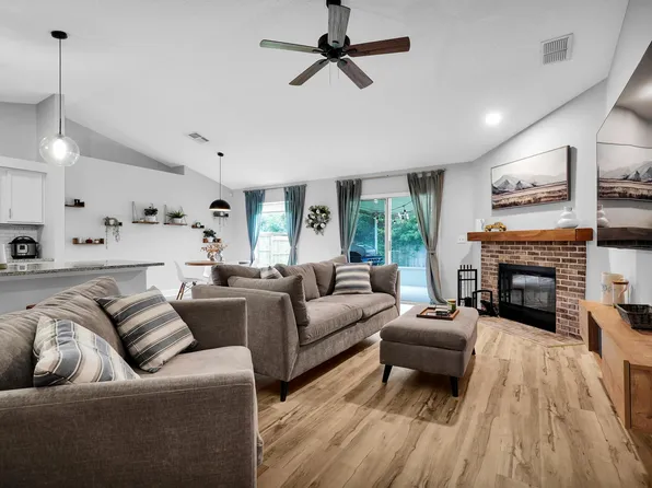 12046 W London Lake Dr, Jacksonville, FL 32258