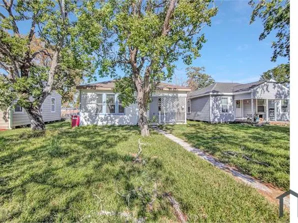 1626 W 6th St, Freeport, TX 77541