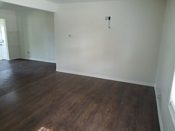 3rd image of 8414 Republic Dr