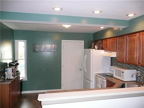 4th image of 512 Nina Ln