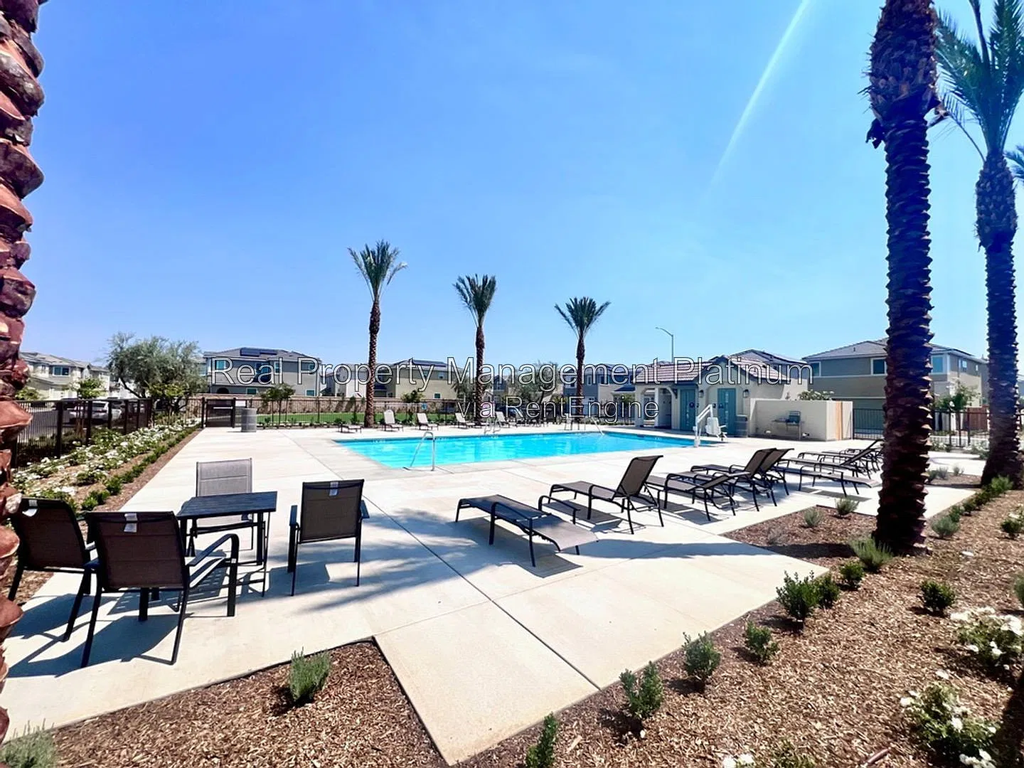 3 bed, 2.5 bath, 1412 sqft, $2,495 — Photo 3
