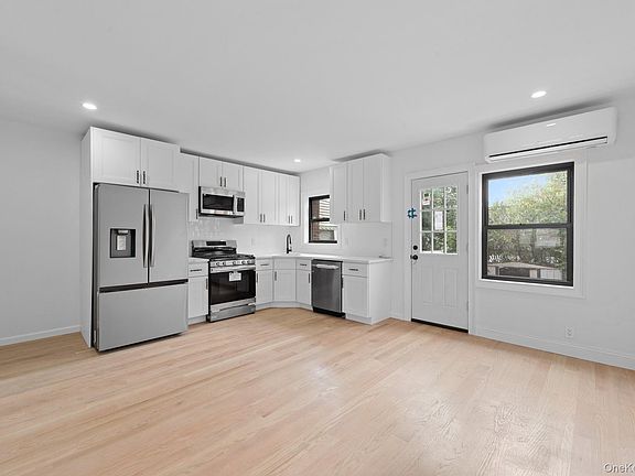 3rd image of 11464 204th Street
