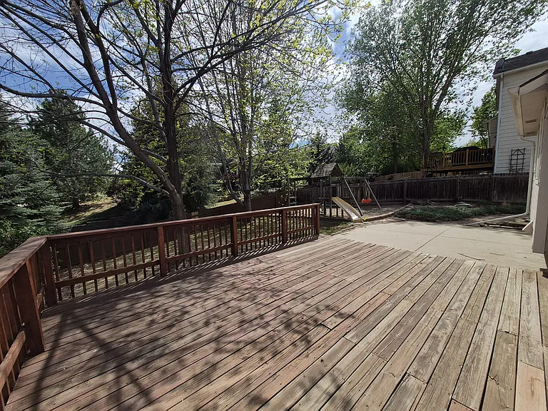 427 Hudson Ct — Photo 9